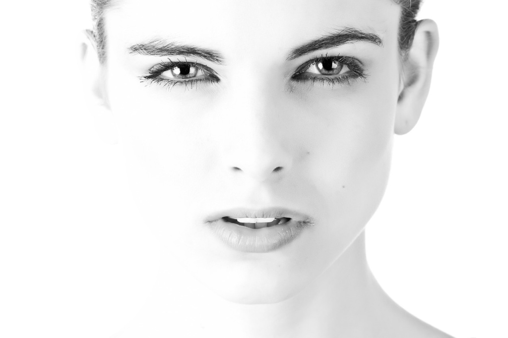woman-2303361_1280.jpg